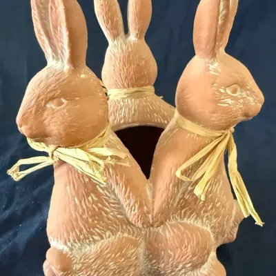 Sullivan’s Three Rabbit Terracotta Planter – Easter Bunny Décor