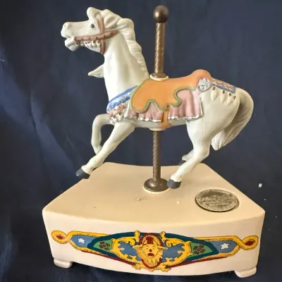 Vintage Williams Carousel Horse Music Box – “When Irish Eyes Are Smiling”