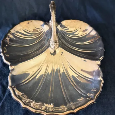 Vintage International Silver Co. Silver-Plated 3-Section Shell Serving Dish