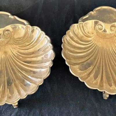 Vintage Pair Silver-Plated Footed Scallop Shell Serving Dishes – 8”