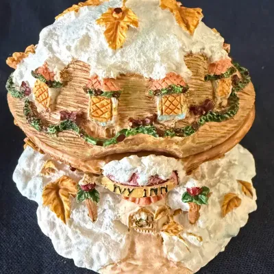 Vintage “Ivy Inn” Mouse Couple Mini Water Globe in Hinged Walnut Shell Figurine