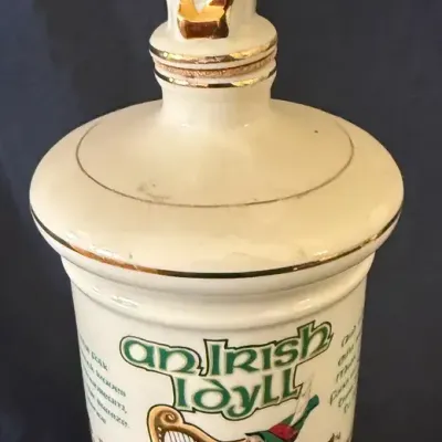 1982 J.P. Van Winkle “An Irish Lyric” Old Commonwealth Porcelain Musical Decanter