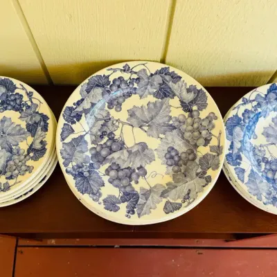 Made In Italy - Crate & Barrel Blue Grape Dinnerware Set (16 Pcs)