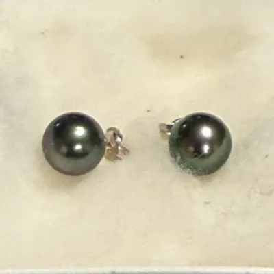 Moorea Black Pearl Stud Earrings – 2.0g