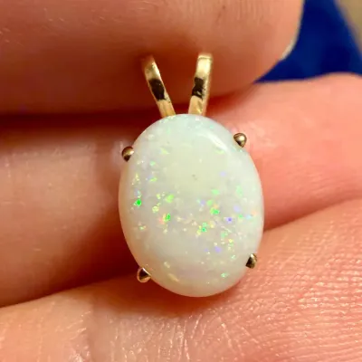 Oval White Opal 14K Gold Pendant – 0.8g