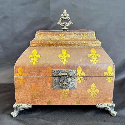 Vintage Inspired Fleur-de-Lis Decorative Keepsake Box with Ornate Metal Mounts