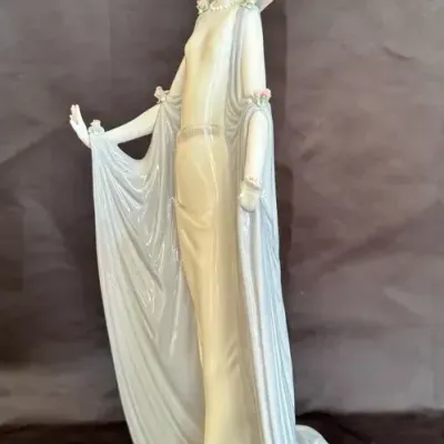 Lladró “Afternoon Tea” #1428 Porcelain Figurine