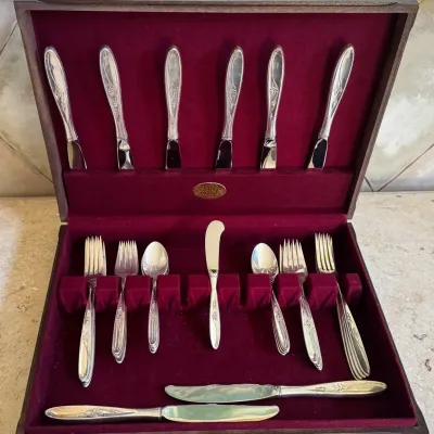 Towle Rose Solitaire Sterling Silver Flatware (3,2 Lb )