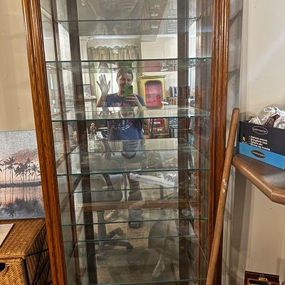 Sale Photo Thumbnail #23: Cabinets