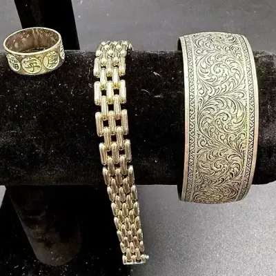 Vintage Sterling Silver Featuring An Italian Sterling Silver UnoAerre Panther Link Bracelet 
