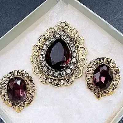 Vintage Gold-toned Filigree Brooch And Clip-on Earring Set 