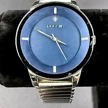 A Men’s Fossil Watch