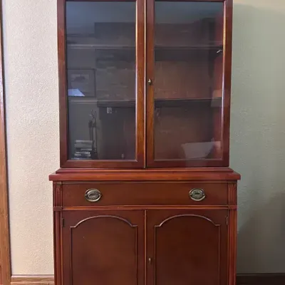 Traditional Mahogany Color Cabinet 