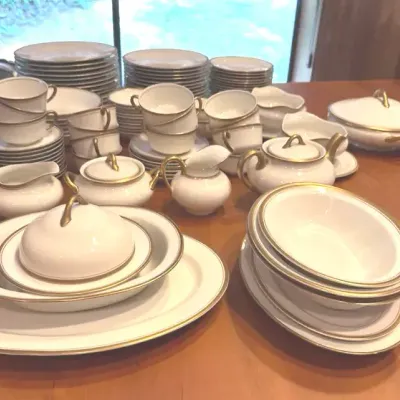 "Old Colony' Syracuse China Set