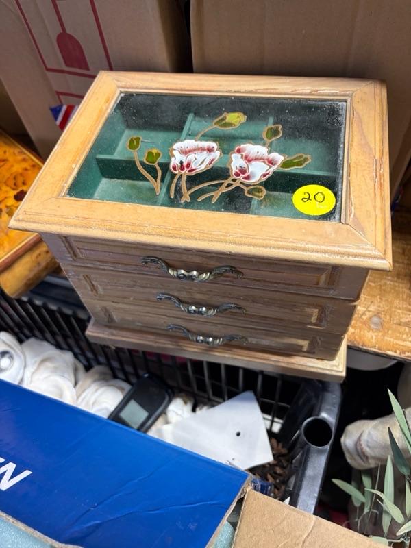 Sale Photo Thumbnail #17
