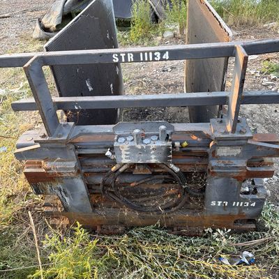 Sale Photo Thumbnail #84: 4-Forklift Carton Clamp