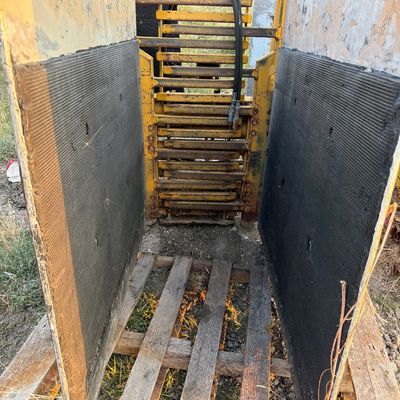 Sale Photo Thumbnail #75: 3-Forklift Carton Clamp