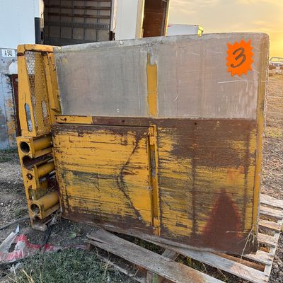 Sale Photo Thumbnail #72: 3-Forklift Carton Clamp