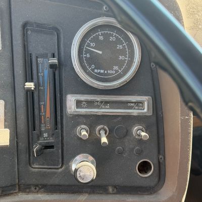 Sale Photo Thumbnail #26: 1-1993 Ford L8000 Dump Truck

8.3L 6 cylinder Diesel

Runs, drives and works as it should.

496882 miles