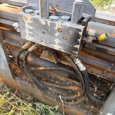 Sale Photo Thumbnail #85: 4-Forklift Carton Clamp