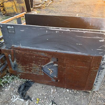 Sale Photo Thumbnail #83: 4-Forklift Carton Clamp