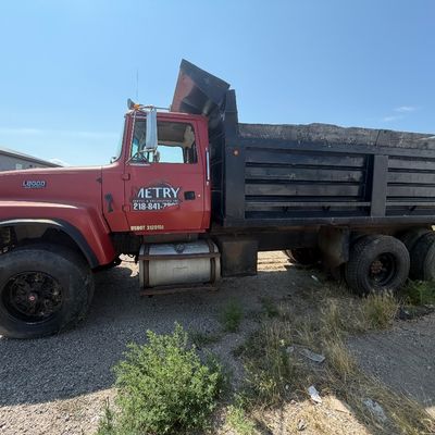 Sale Photo Thumbnail #4: 1-1993 Ford L8000 Dump Truck

8.3L 6 cylinder Diesel

Runs, drives and works as it should.

496882 miles