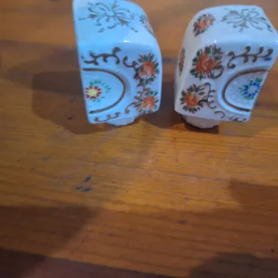 Vintage Made in Occupied Japan Porcelain Floral Salt & Pepper Shaker Set