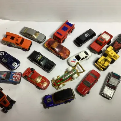 Vintage Die-Cast Toy Car Lot – Hot Wheels, Matchbox & Assorted Vehicles, Race Cars, Fire Truck, Police Car