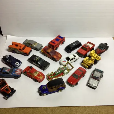 Vintage Die-Cast Toy Car Lot – Hot Wheels, Matchbox & Assorted Vehicles, Race Cars, Fire Truck, Police Car