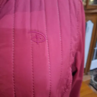 Greg Norman Play Dry Women’s Red Full Zip Golf Jacket Embroidered Shark Logo