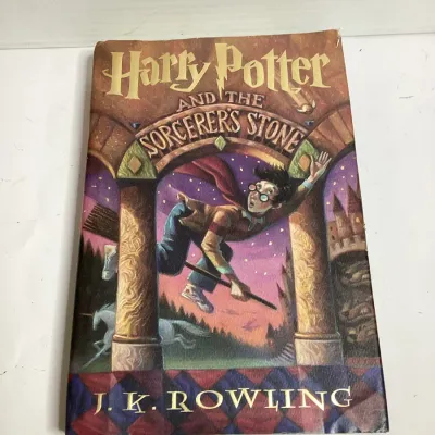 Harry Potter and the Sorcerer’s Stone J.K. Rowling Paperback Scholastic – ISBN 0-590-35340-3
