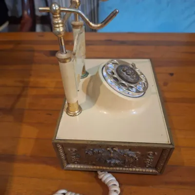 Vintage Ornate French Provincial Style Rotary Telephone Cream & Gold Decorative Cherub Base