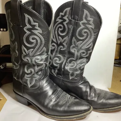 Justin Boots Black Leather Western Cowboy Boots White Embroidery Style 1403 Size 10 2E