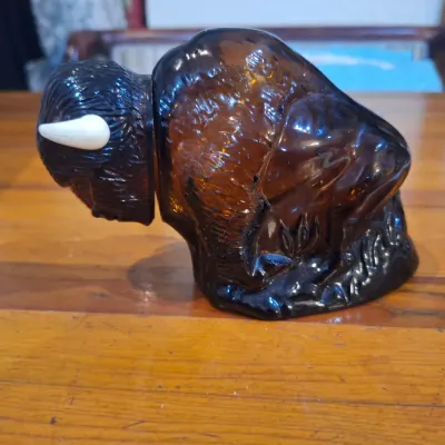 Vintage Avon American Buffalo Wild Country After Shave Glass Decanter 5 Fl Oz Bison Figurine