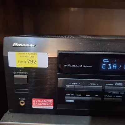 Pioneer VSX-D412-K 5.1 Channel Audio/Video Surround Sound Receiver