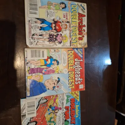 Archie Comics Digest Lot – Jughead’s Double Digest No. 65, Archie’s Double Digest No. 116 & Archie’s Holiday Fun No. 2