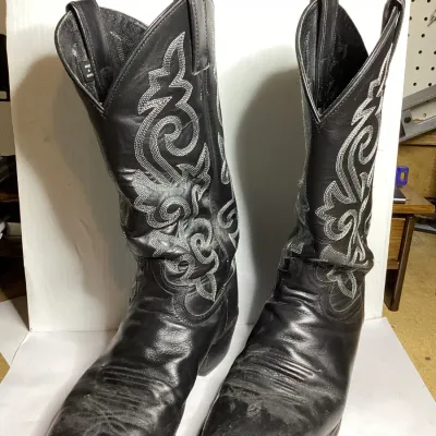 Justin Boots Black Leather Western Cowboy Boots White Embroidery Style 1403 Size 10 2E