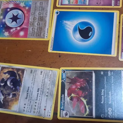 Pokémon Trading Card Lot – 17 Assorted Pokémon, Trainer & Energy Cards