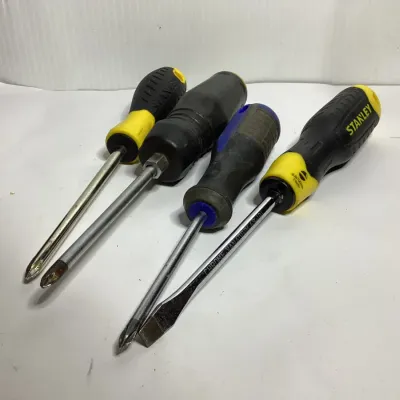 3 Phillips 1 Flat head screwdriver.