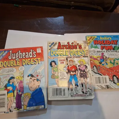 Archie Comics Digest Lot – Jughead’s Double Digest No. 65, Archie’s Double Digest No. 116 & Archie’s Holiday Fun No. 2