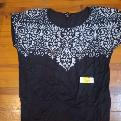 BL.E.U. Women’s Size Medium Black & White Ornate Embroidered Short Sleeve Top