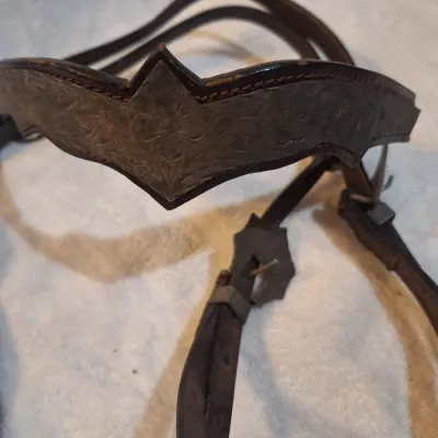 Vintage Western Leather Horse Headstall Bridle with Engraved Metal Browband Conchos & Buckles – No Bit