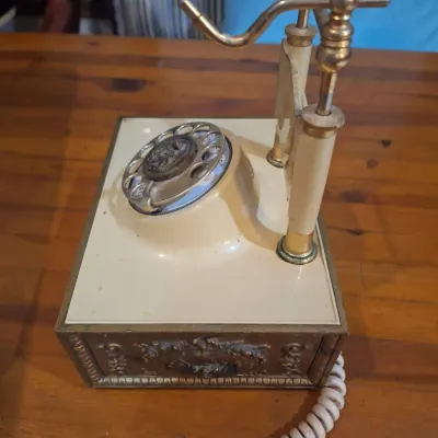 Vintage Ornate French Provincial Style Rotary Telephone Cream & Gold Decorative Cherub Base