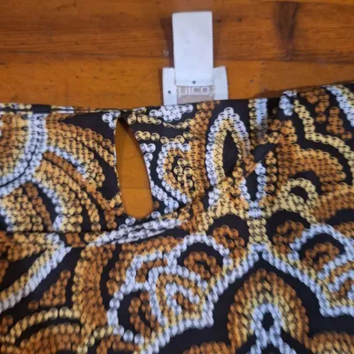 Chico’s Size 2 Brown Black Gold White Medallion Print 3/4 Sleeve Tunic Top – Approx XL