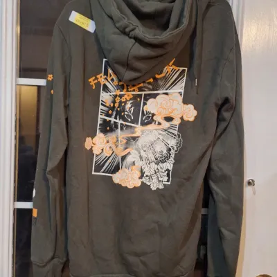 Fearless tiger graphic pullover hoodie size small- read description.