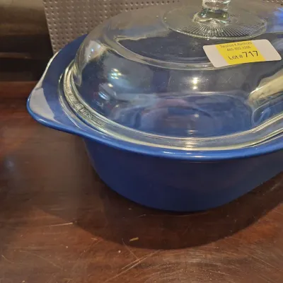 Anchor Hocking 2 Qt Blue Glass Casserole Baking Dish with Lid Microwave & Oven Safe