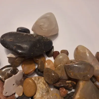 Assorted Polished Tumbled Stones Rocks & Mineral Specimens Mixed Colors Sizes