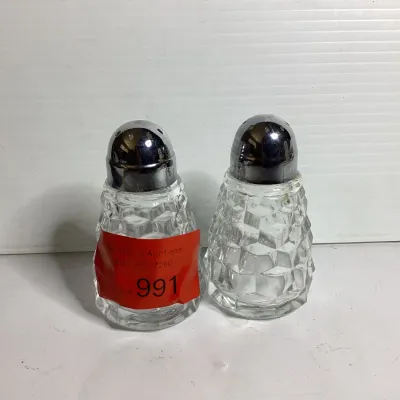 Salt and pepper shaker- vintage glass