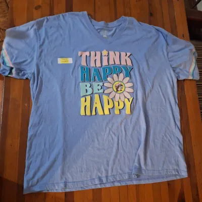 Buc-ee’s “Think Happy Be Happy” Blue V-Neck Graphic T-Shirt Size 3XL