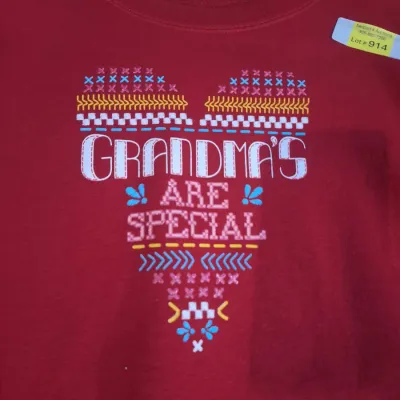 Hanes Soft Sweats XL/XG Red “Grandma’s Are Special” Graphic Crewneck Sweatshirt